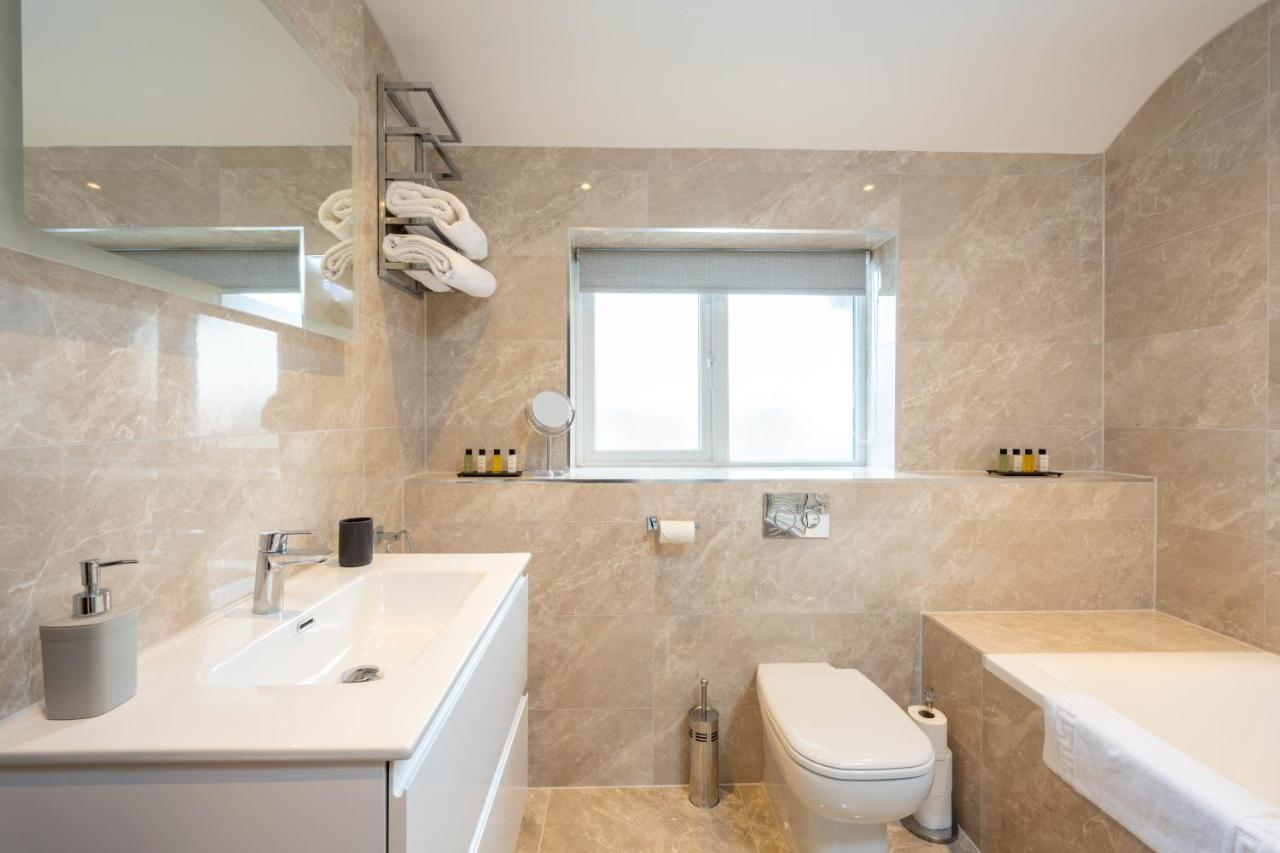 The Oaklands - Luxury Spacious 6-Bed, Near Solihull, Birmingham City, Jlr, Nec, Airport, Resorts World, Hs2 Экстерьер фото